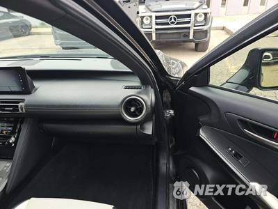 2021 Lexus IS 300 - zdjęcie 16 z 20 - miniatura