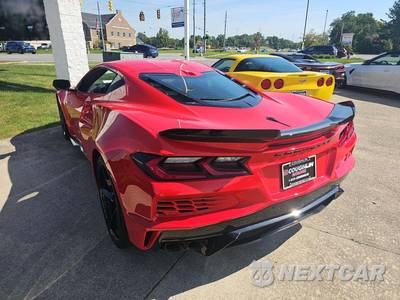 2025 Chevrolet Corvette E-Ray Coupe 3LZ - zdjęcie 2 z 18 - miniatura