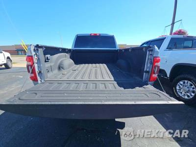 2020 Ram 3500 Tradesman Crew Cab Medium Bed - zdjęcie 14 z 23 - miniatura