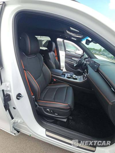 2026 Genesis GV70 3.5T Sport Advanced - zdjęcie 15 z 19 - miniatura