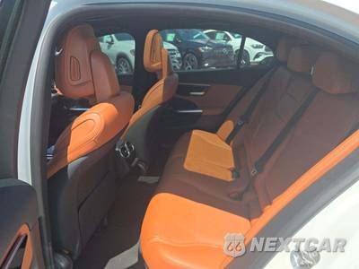 2025 Mercedes-Benz C 300 4MATIC - zdjęcie 10 z 20 - miniatura
