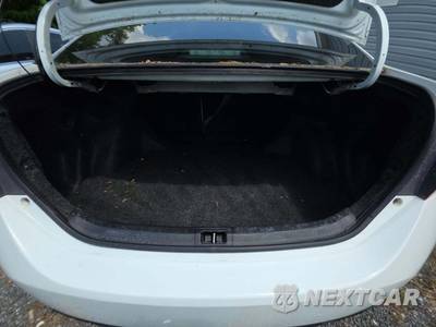 2015 Toyota Corolla LE - zdjęcie 14 z 35 - miniatura