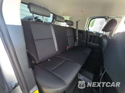 2008 Toyota FJ Cruiser w/Rear Doors - zdjęcie 16 z 36 - miniatura