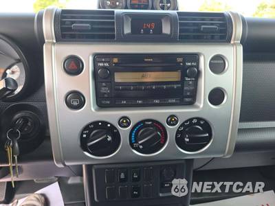 2008 Toyota FJ Cruiser w/Rear Doors - zdjęcie 10 z 36 - miniatura