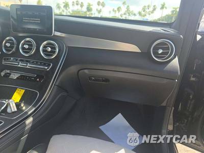 2019 Mercedes-Benz GLC 300 - zdjęcie 16 z 20 - miniatura