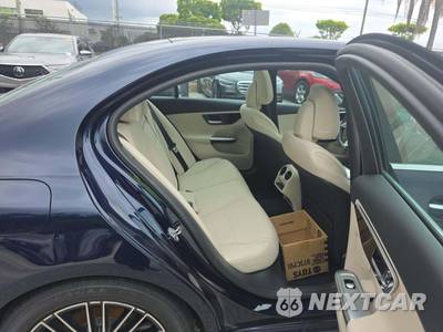 2023 Mercedes-Benz C 300 4MATIC Sedan - zdjęcie 13 z 23 - miniatura