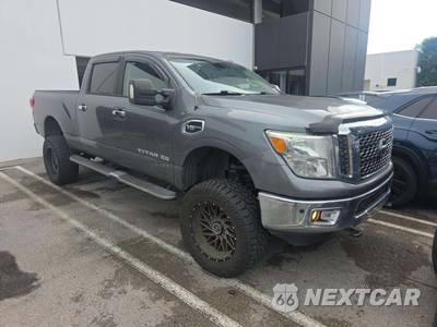 2017 Nissan TITAN XD SV Crew Cab Medium Bed - zdjęcie 4 z 21 - miniatura