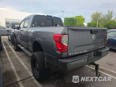 2017 Nissan TITAN XD SV Crew Cab Medium Bed - zdjęcie 2 z 21 - miniatura