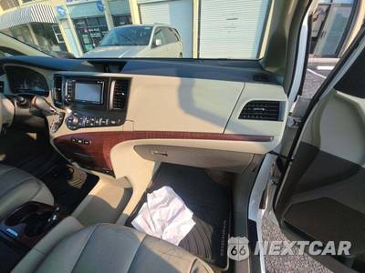 2014 Toyota Sienna XLE 8-Passenger 119.3" WB - zdjęcie 17 z 30 - miniatura