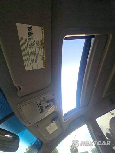 2014 Toyota Sienna XLE 8-Passenger 119.3" WB - zdjęcie 8 z 30 - miniatura