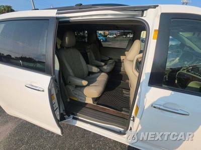 2014 Toyota Sienna XLE 8-Passenger 119.3" WB - zdjęcie 14 z 30 - miniatura