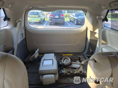 2014 Toyota Sienna XLE 8-Passenger 119.3" WB - zdjęcie 20 z 30 - miniatura