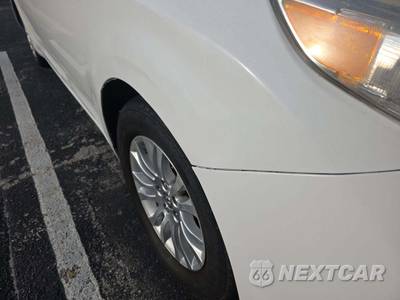 2014 Toyota Sienna XLE 8-Passenger 119.3" WB - zdjęcie 27 z 30 - miniatura