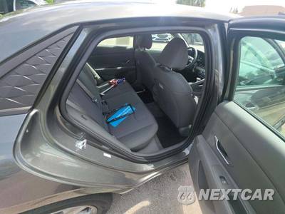 2026 Hyundai Elantra SE - zdjęcie 13 z 17 - miniatura