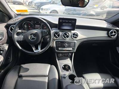 2020 Mercedes-Benz GLA 250 - zdjęcie 7 z 26 - miniatura