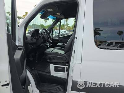 2024 Mercedes-Benz Sprinter 2500 Passenger Van High Roof 170.0" WB - zdjęcie 3 z 21 - miniatura
