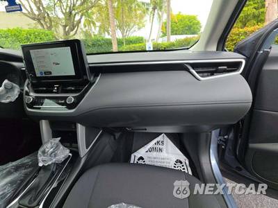 2025 Toyota Corolla Cross LE - zdjęcie 16 z 18 - miniatura