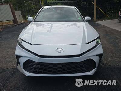 2025 Toyota Camry SE - zdjęcie 2 z 26 - miniatura