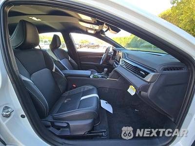 2026 Toyota Camry SE - zdjęcie 15 z 17 - miniatura