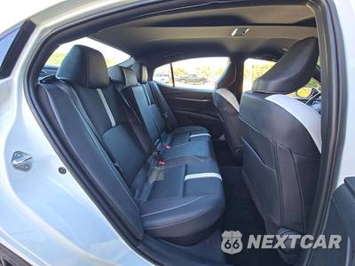 2026 Toyota Camry SE - zdjęcie 13 z 17 - miniatura