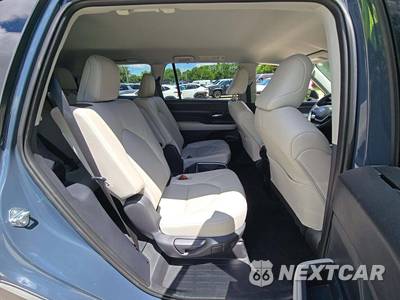 2026 Toyota Grand Highlander XLE - zdjęcie 14 z 18 - miniatura