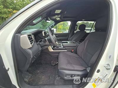 2026 Toyota Sequoia SR5 - zdjęcie 3 z 20 - miniatura