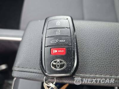 2026 Toyota Sequoia SR5 - zdjęcie 5 z 20 - miniatura