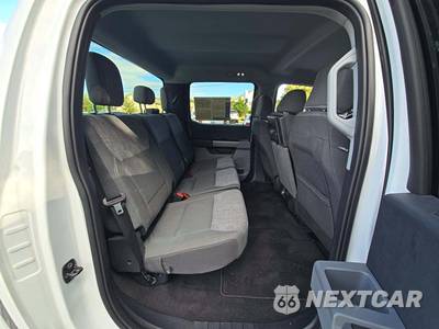 2025 Ford Super Duty F-250 XLT Crew Cab Medium Bed - zdjęcie 13 z 21 - miniatura