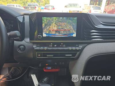 2025 Toyota Camry LE - zdjęcie 10 z 28 - miniatura