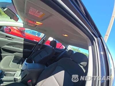 2018 Hyundai Elantra SEL Sedan - zdjęcie 11 z 23 - miniatura