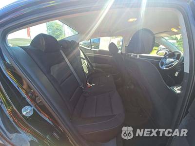2018 Hyundai Elantra SEL Sedan - zdjęcie 16 z 23 - miniatura