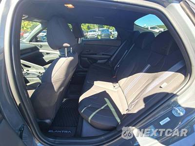 2025 Hyundai Elantra SEL Sport - zdjęcie 10 z 19 - miniatura