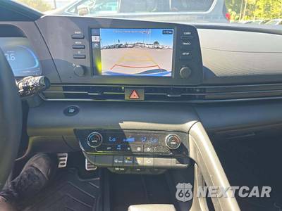 2025 Hyundai Elantra SEL Sport - zdjęcie 7 z 19 - miniatura