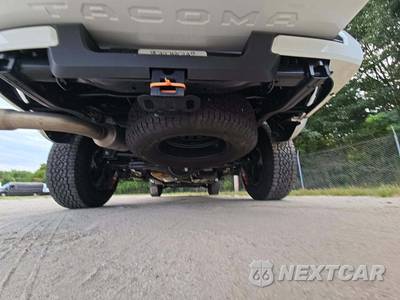 2026 Toyota Tacoma TRD Off-Road Crew Cab Medium Bed - zdjęcie 12 z 17 - miniatura