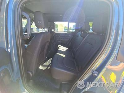 2025 Land Rover Defender 110 S - zdjęcie 10 z 20 - miniatura