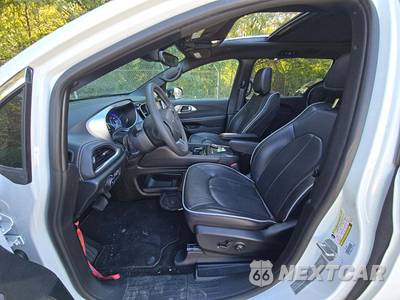 2026 Chrysler Pacifica Limited 121.6" WB - zdjęcie 3 z 20 - miniatura