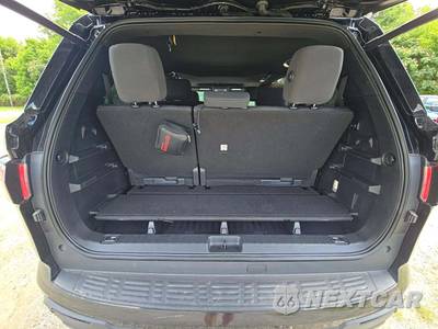 2026 Toyota Sequoia SR5 - zdjęcie 12 z 19 - miniatura