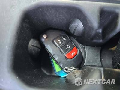 2026 Jeep Wrangler 4 Door Sahara - zdjęcie 5 z 17 - miniatura