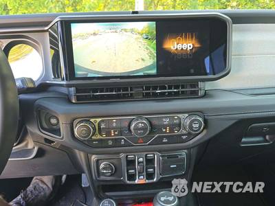 2026 Jeep Wrangler 4 Door Sahara - zdjęcie 7 z 17 - miniatura