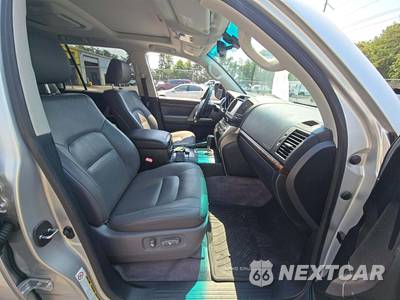 2011 Toyota Land Cruiser - zdjęcie 16 z 21 - miniatura