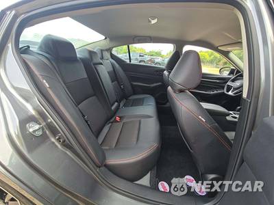 2026 Nissan Altima SR - zdjęcie 13 z 18 - miniatura