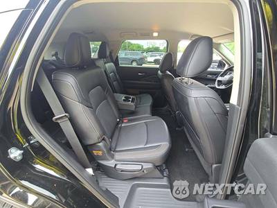 2026 Nissan Pathfinder SL - zdjęcie 14 z 18 - miniatura