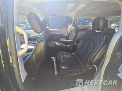 2024 Chrysler Pacifica Touring L 121.6" WB - zdjęcie 13 z 27 - miniatura
