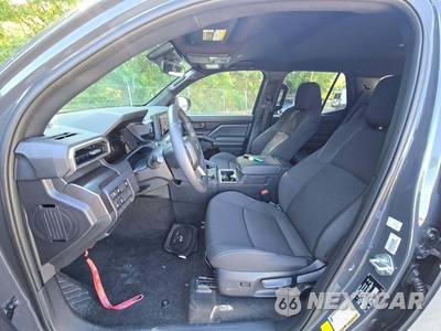 2026 Toyota 4Runner SR5 - zdjęcie 3 z 18 - miniatura