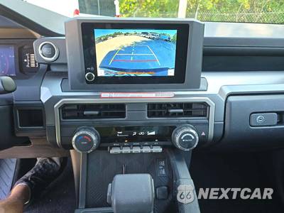 2026 Toyota 4Runner SR5 - zdjęcie 7 z 18 - miniatura