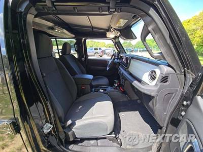 2026 Jeep Wrangler 4 Door Sahara - zdjęcie 15 z 17 - miniatura