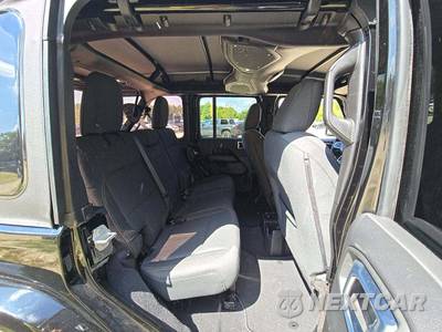 2026 Jeep Wrangler 4 Door Sahara - zdjęcie 13 z 17 - miniatura