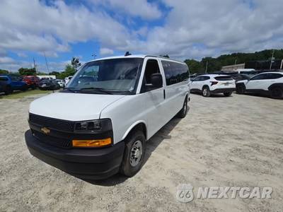 2025 Chevrolet Express 3500 Passenger Van LS 1LS 155.1" WB