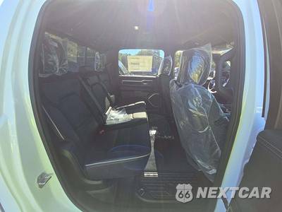 2026 Ram 1500 Laramie Crew Cab Short Bed - zdjęcie 16 z 20 - miniatura