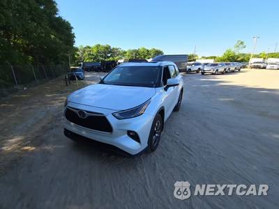 2026 Toyota Highlander XLE - zdjęcie 1 z 26 - miniatura